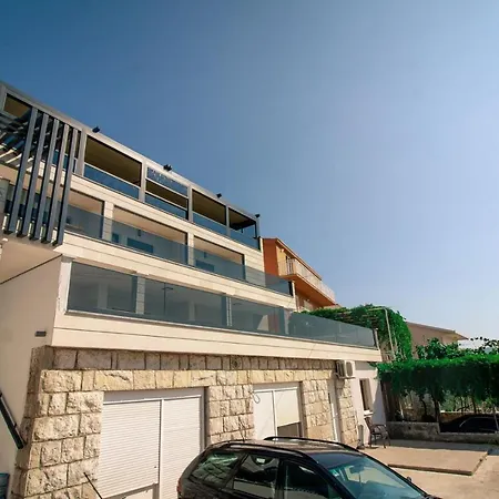 Villa Maria بيت ضيافة نيوم